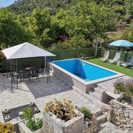 Family-friendly With Swimming Pool - Perna, Peljesac - 10143 * Kućište