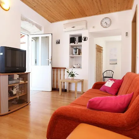 Daire Family Friendly With A Swimming Pool - Perna, Peljesac - 10143 *