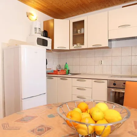 Apartamento Family-friendly With Swimming Pool - Perna, Peljesac - 10143 Kuciste