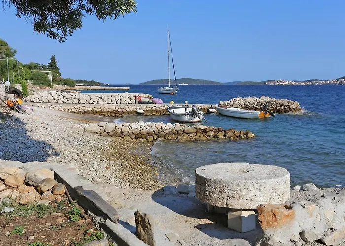 Family-friendly With Swimming Pool - Perna, Peljesac - 10143 *