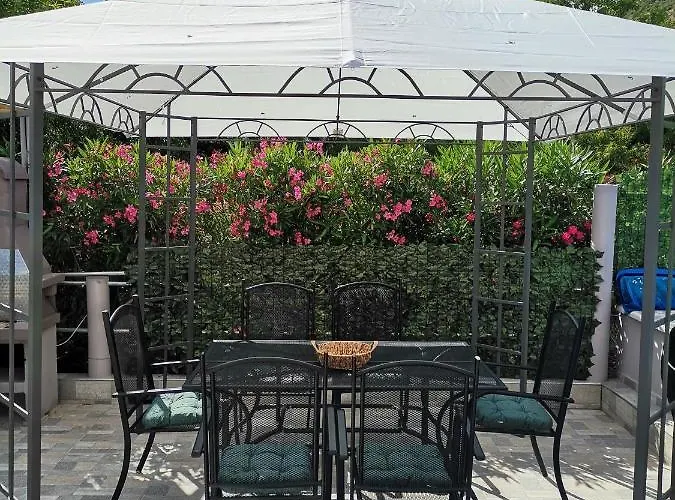 Family-friendly With Swimming Pool - Perna, Peljesac - 10143 *